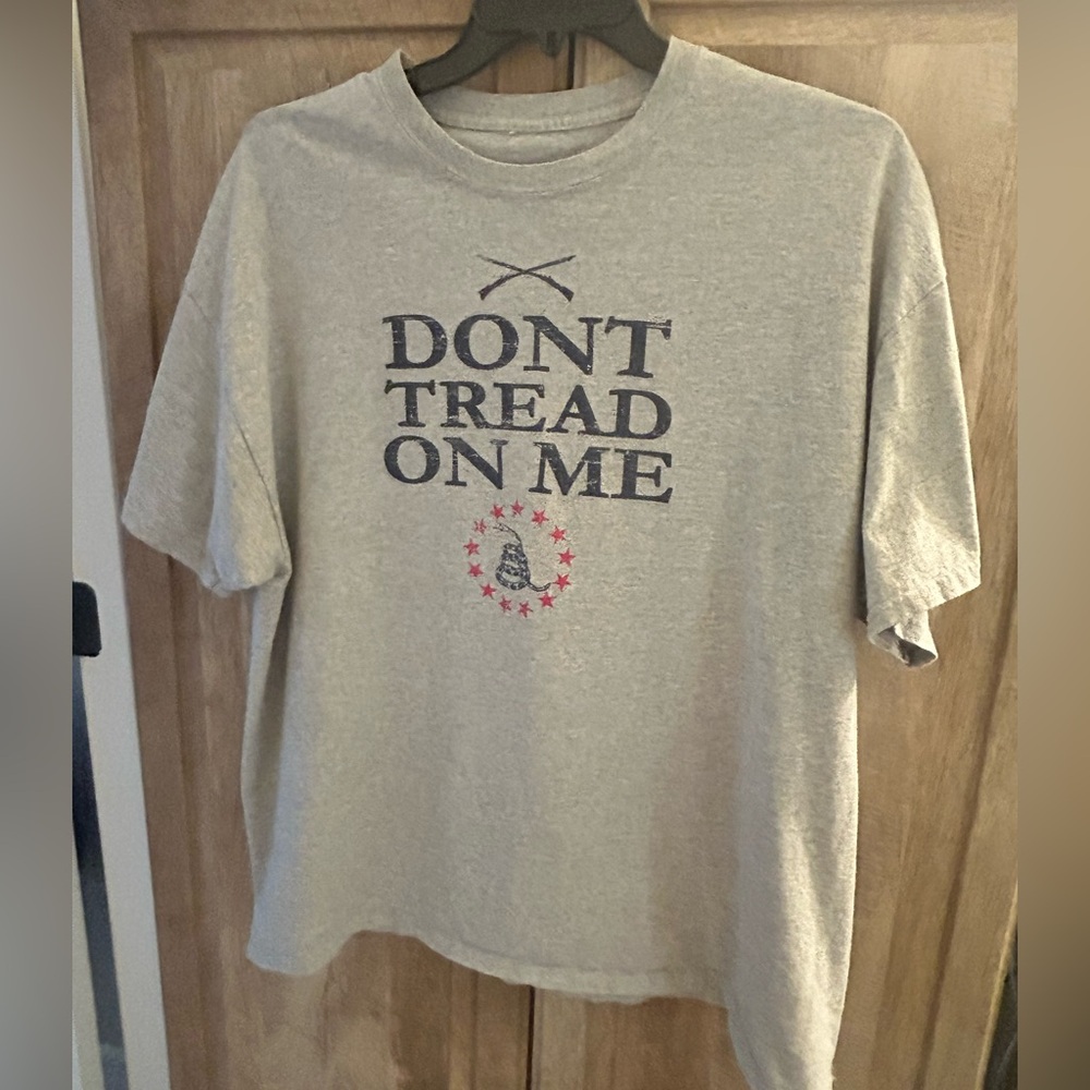 2XL Gray Don’t Tread on Me t-shirt vintage look patriotic USA